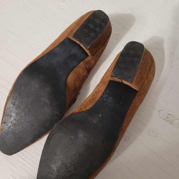 Transit Dark Tan Suede Heels with Gold Details - Picture 5 of 9